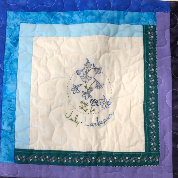 Handcrafted Quilt Flower of the Month Embroidery Patchwork Design Meander 70x55 - Picture 10 of 16